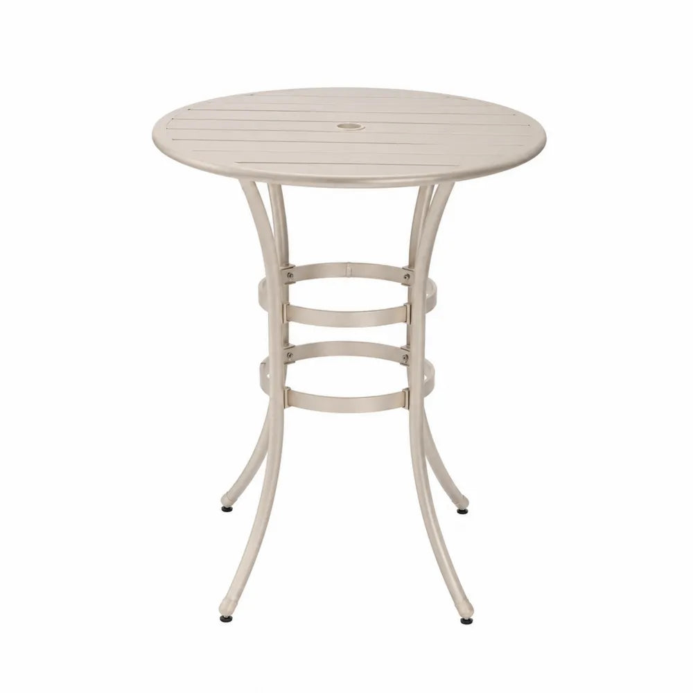 Table haute d'extérieur ronde en aluminium thermolaqué beige avec trou pour parasol 80 cm x 80 cm x 105 cm plateau à lattes